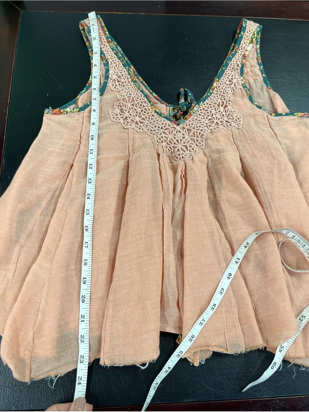 Gimmicks by BKE flowy tank blouse size medium - Picture 8 of 8